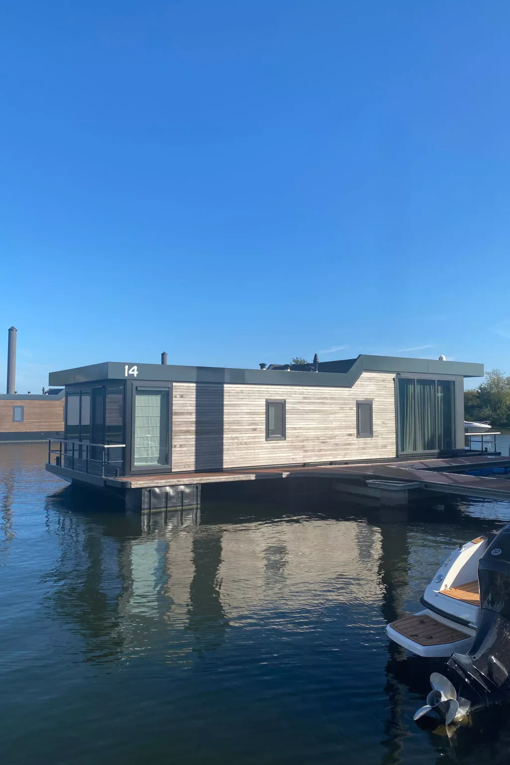 Maasterp - woonboot 14
