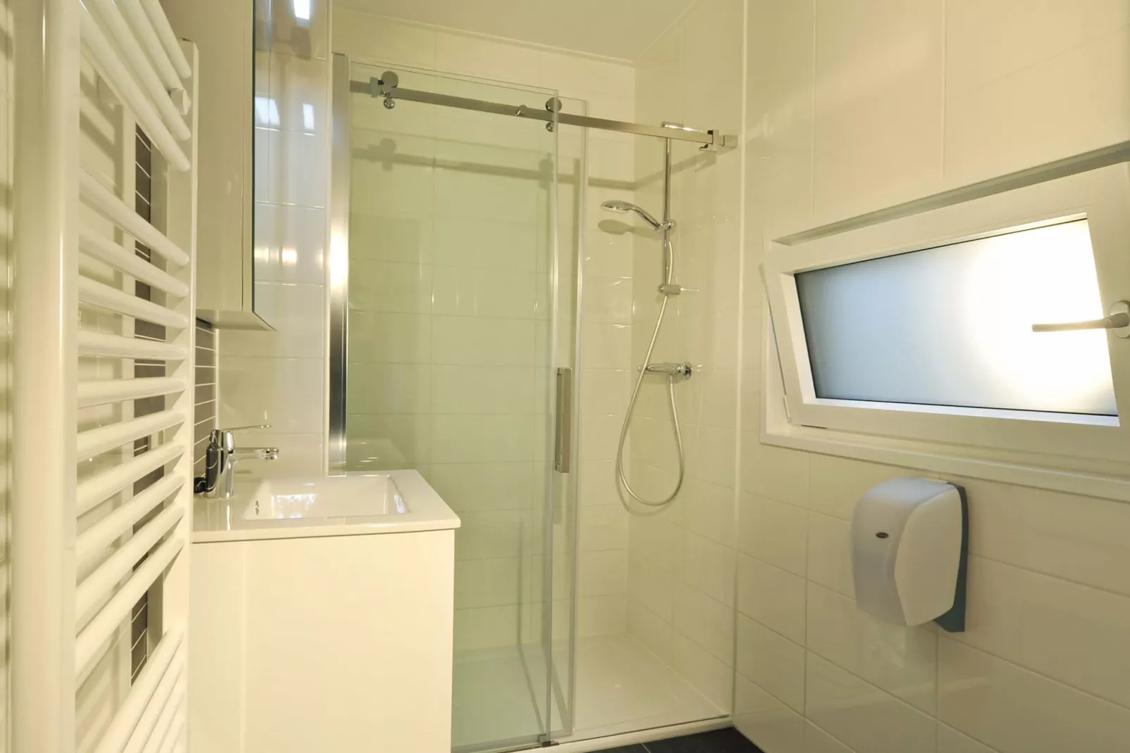 Camping Seeblick Toni - 4 Personen - Badkamer