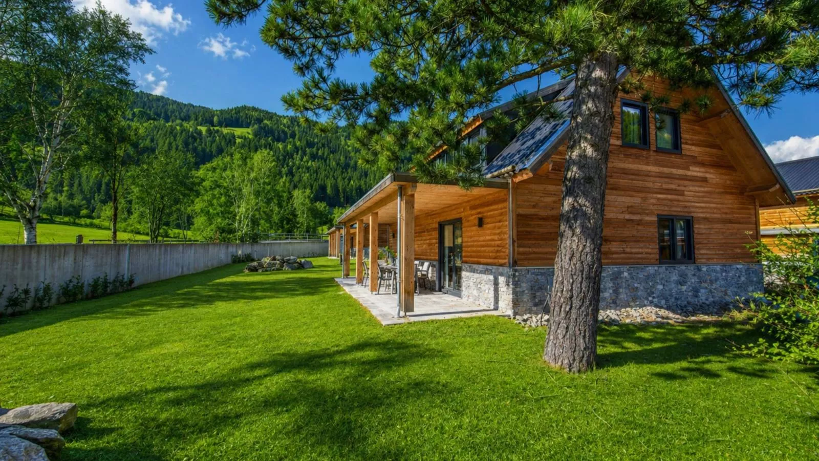Alpenchalet am See - Buitenkant zomer