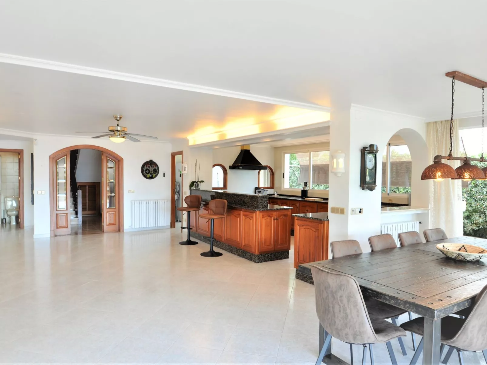 CA NA MALEN Hermosa casa para familias con gran piscina, jardín. - WiFi Gratis - Buiten