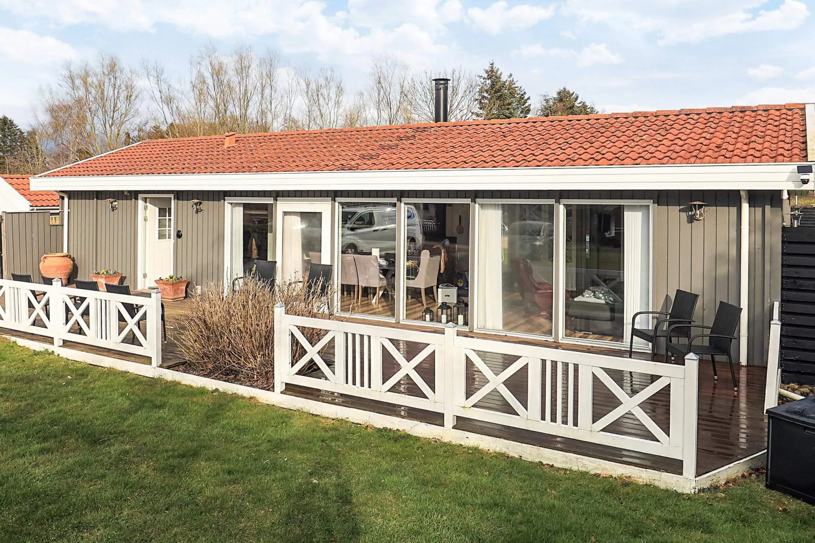 Zwembadhuis met jeu de boulesbaan