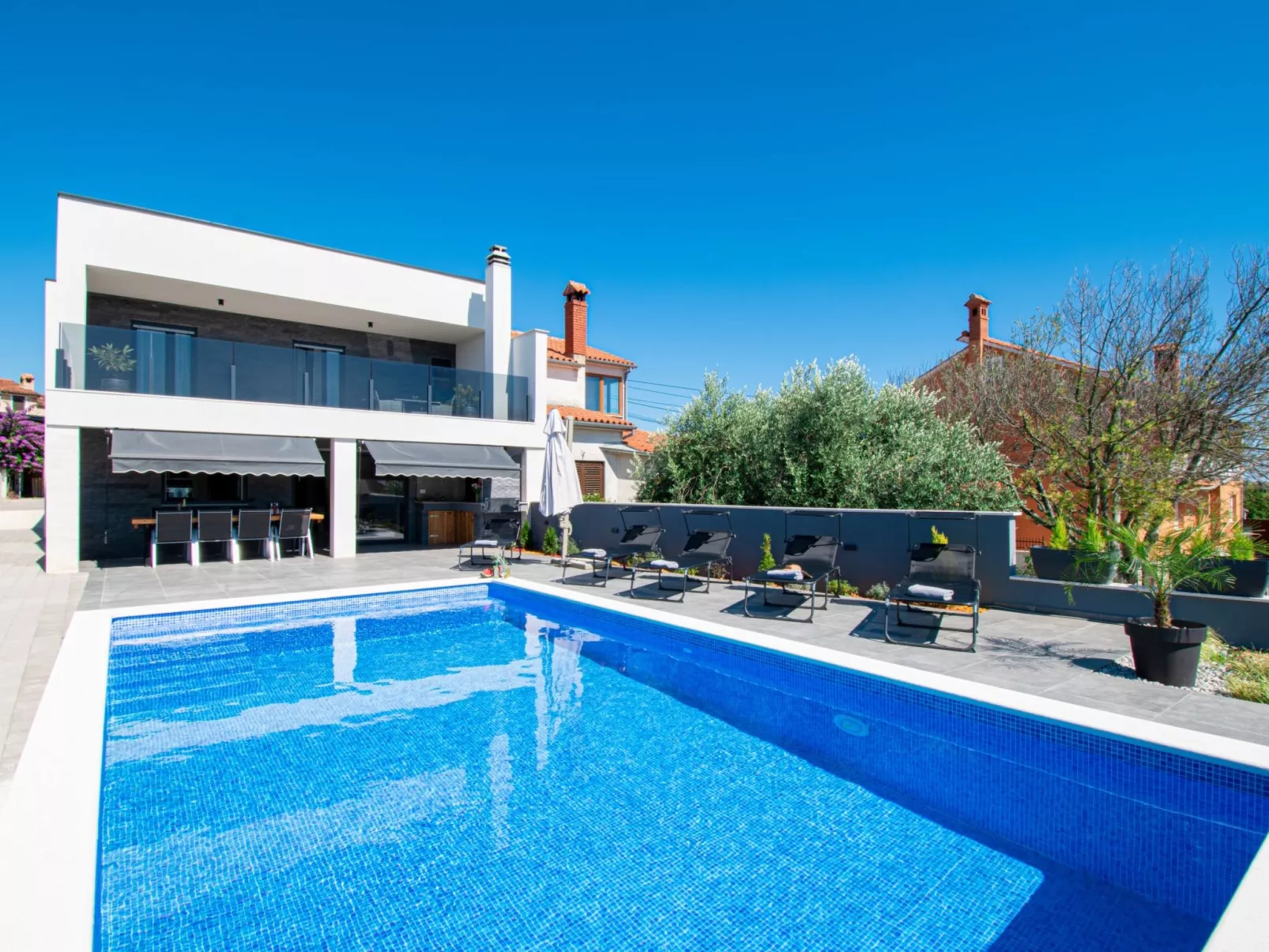 House La Perla