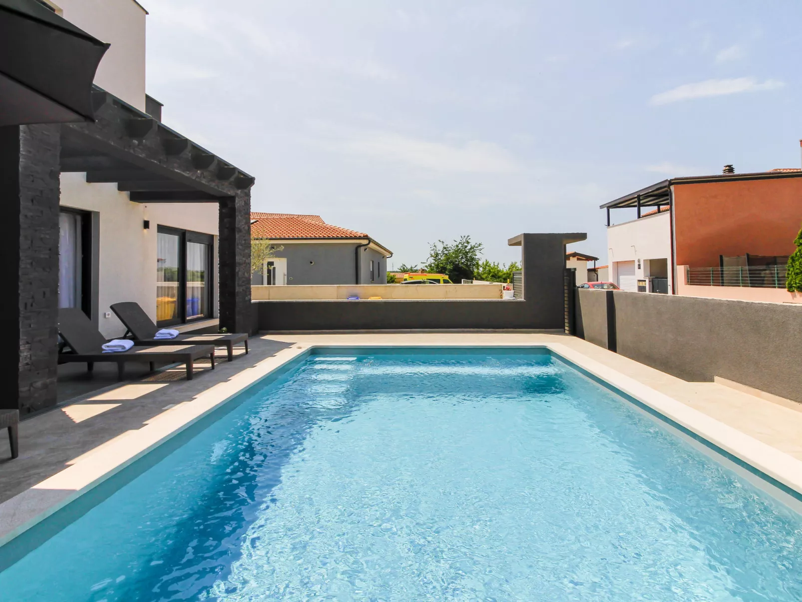 Villa MAENI