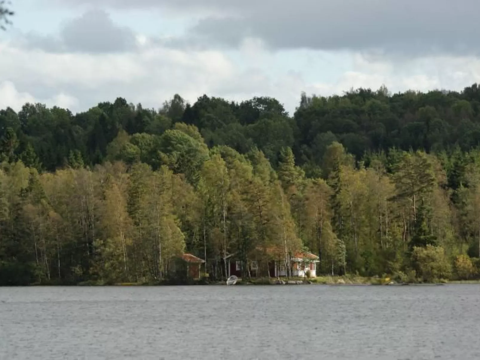 Gemütliches Holzhaus Udden mit eigenem Boot
