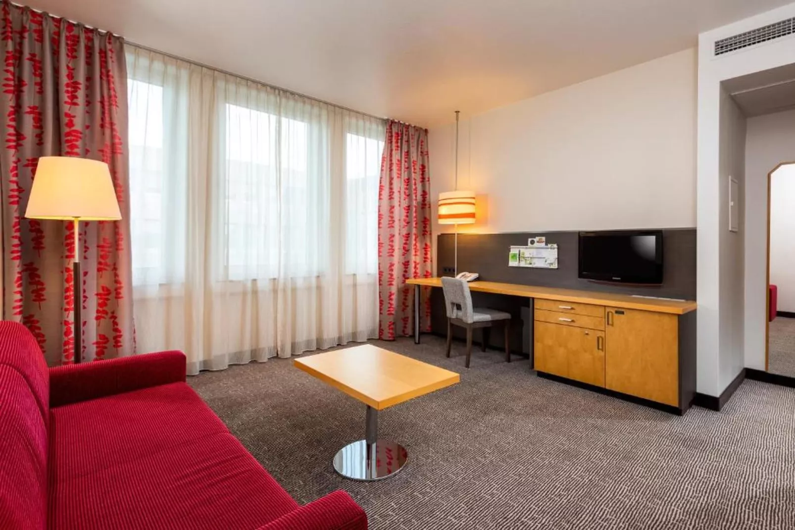 One-Bedroom Suite Twin beds