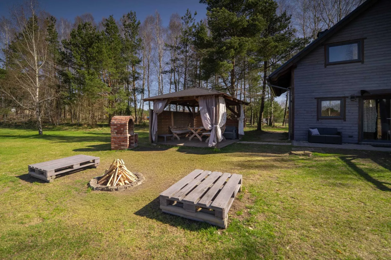 Domek wakacyjny DELUXE dla max 10 osób w Bałachach - Tuinen zomer