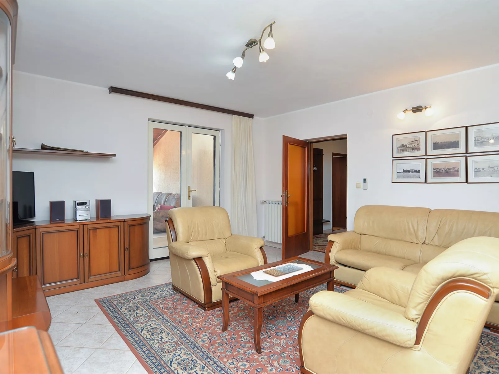 Apartment 38 - Binnen
