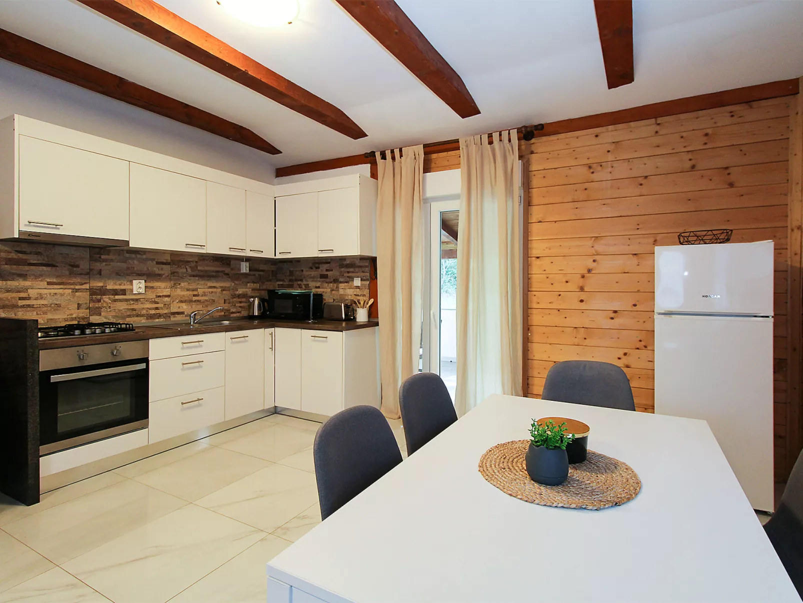 House 2233 - Binnen