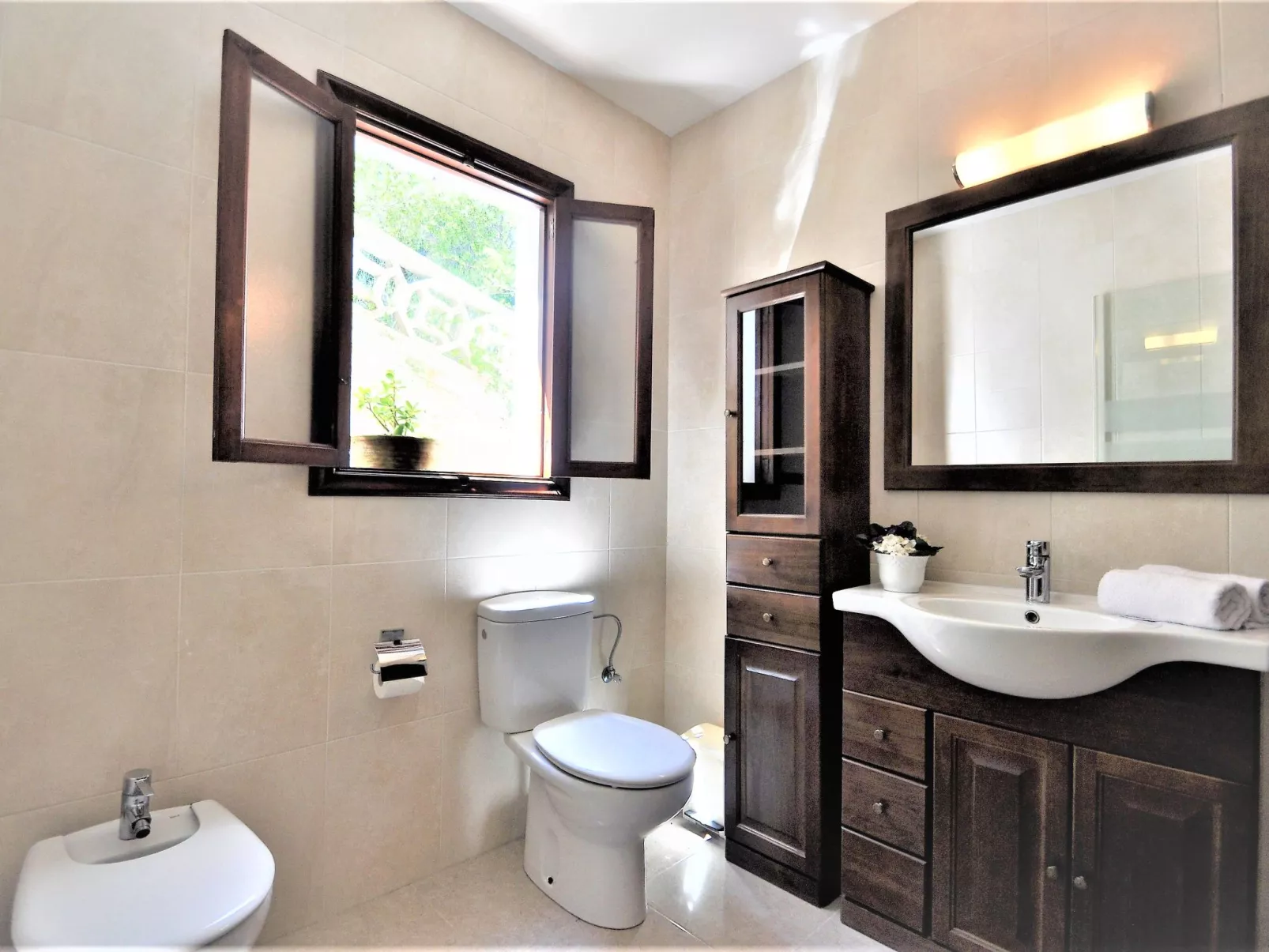 Villa con piscina privada, wifi, aire acondicionado y vistas a montaña ideal pa - Binnen