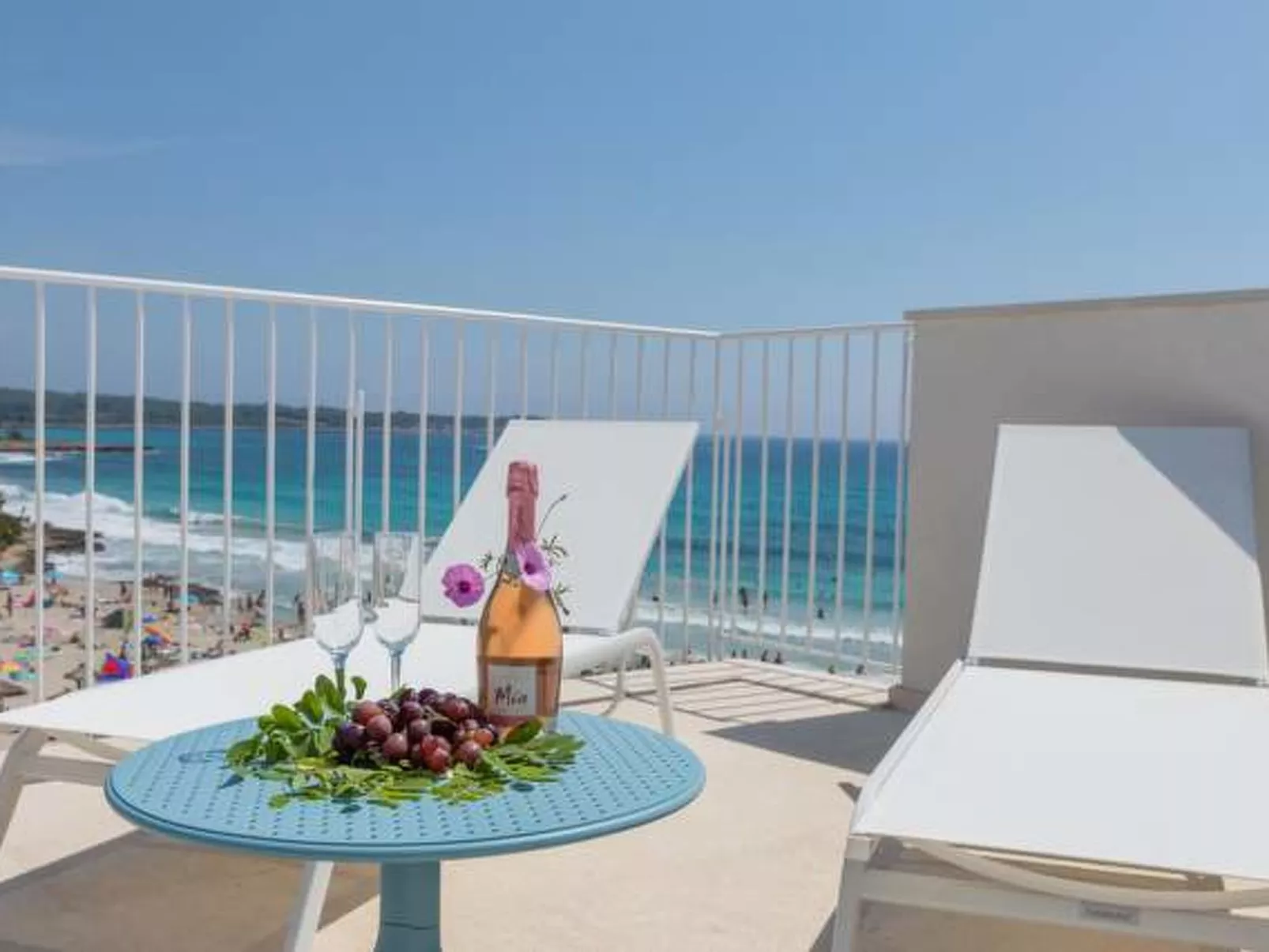 Tolle Wohnung in S'illot-Cala Morlanda mit Terrasse - Buiten