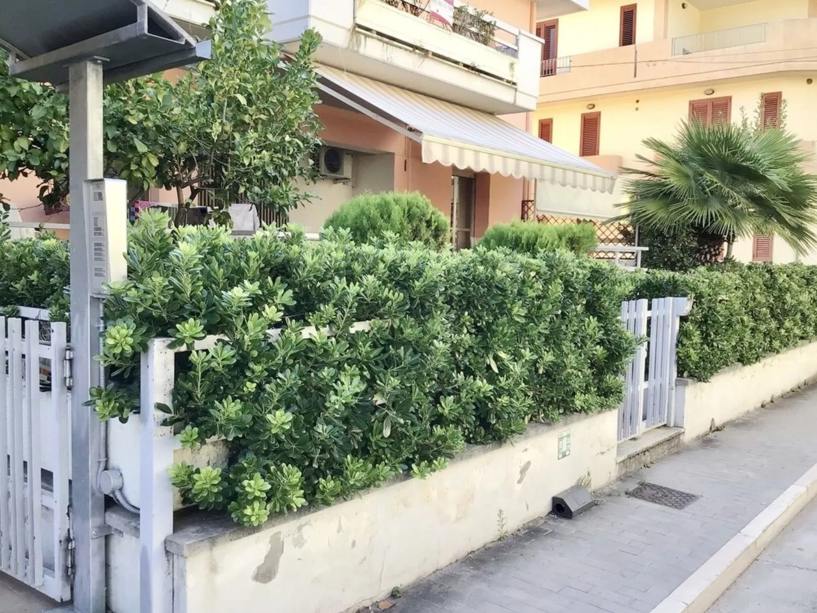 Gemütliche Ferienwohnung in Roseto Degli Abruzzi mit Privatem Garten