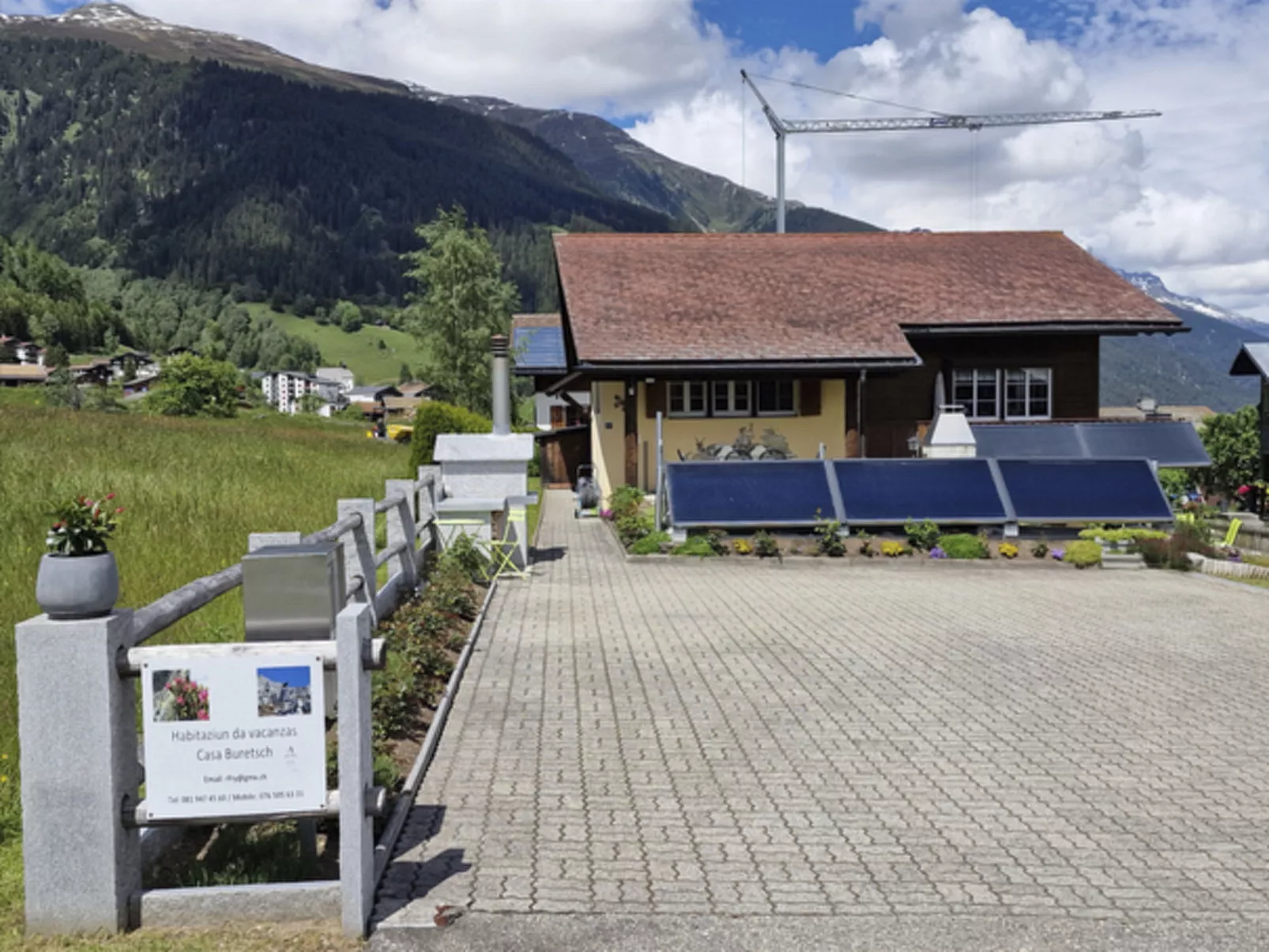 Casa Buretsch Fry, (Segnas/Disentis).