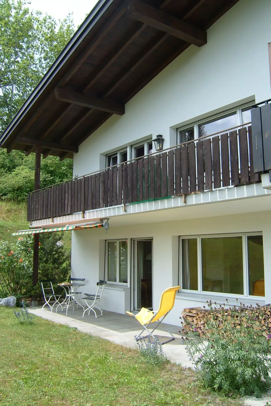 Surrieven / Zwicker, (Laax Dorf). 3.5 Zimmerwohnung