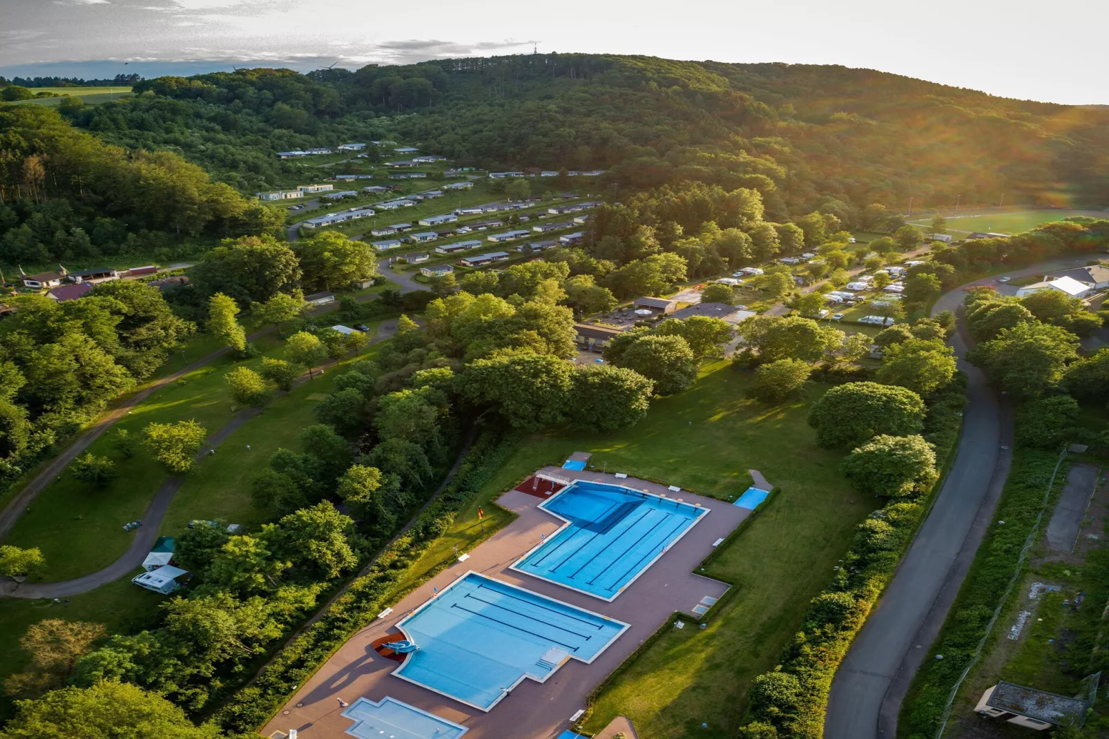 Bungalow Luxus Typ B Campingpark Eifel - Buitenkant zomer