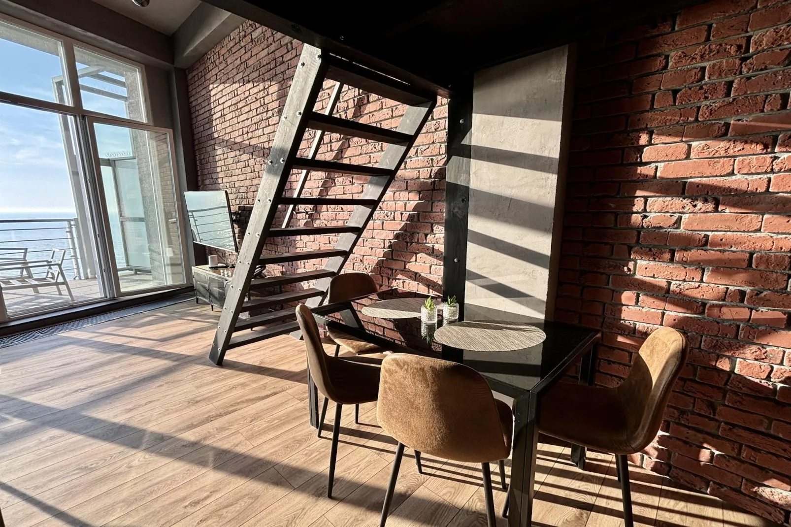 Penthouse dla 4 osób z widokiem na morze