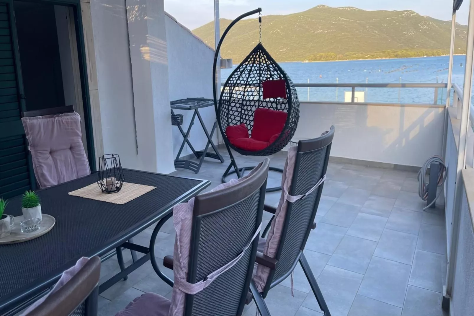 Holiday Home Milutinovic - Four Bedroom  Holiday Home with Sea View - Eetkamer