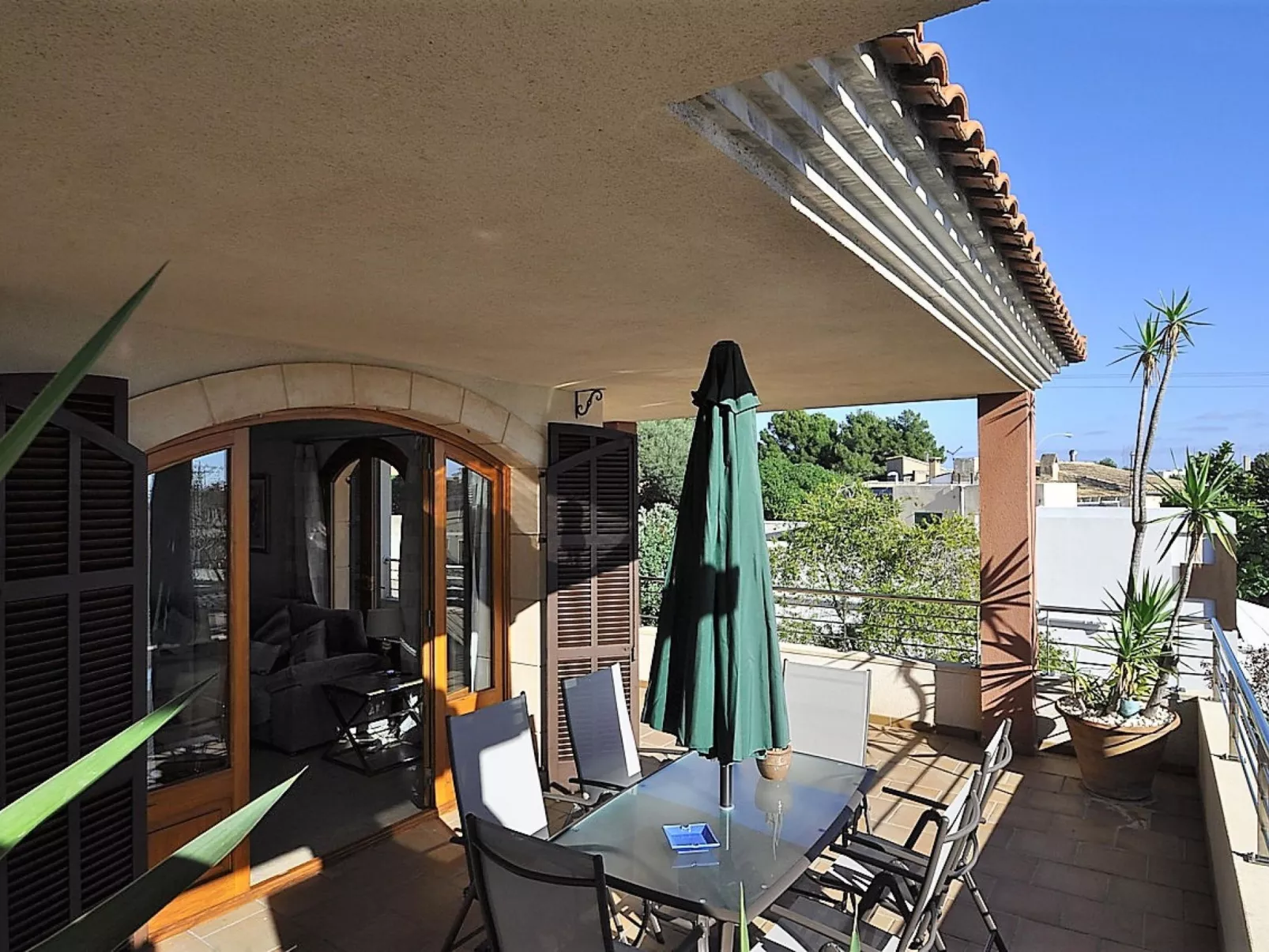LAS COLUMNAS- Chalet al lado de la playa, wifi , piscina y bbq. Todos los publi - Buiten