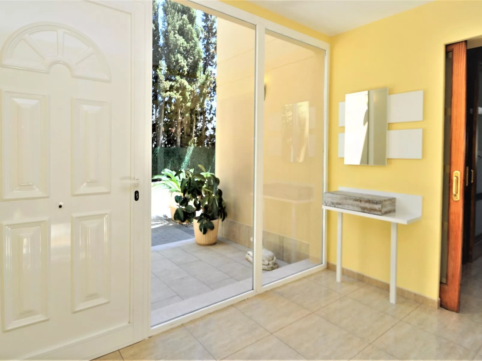 VILLA HUGO Casa en zona residencial tranquila Bahía Grande con Piscina Privada. - Buiten