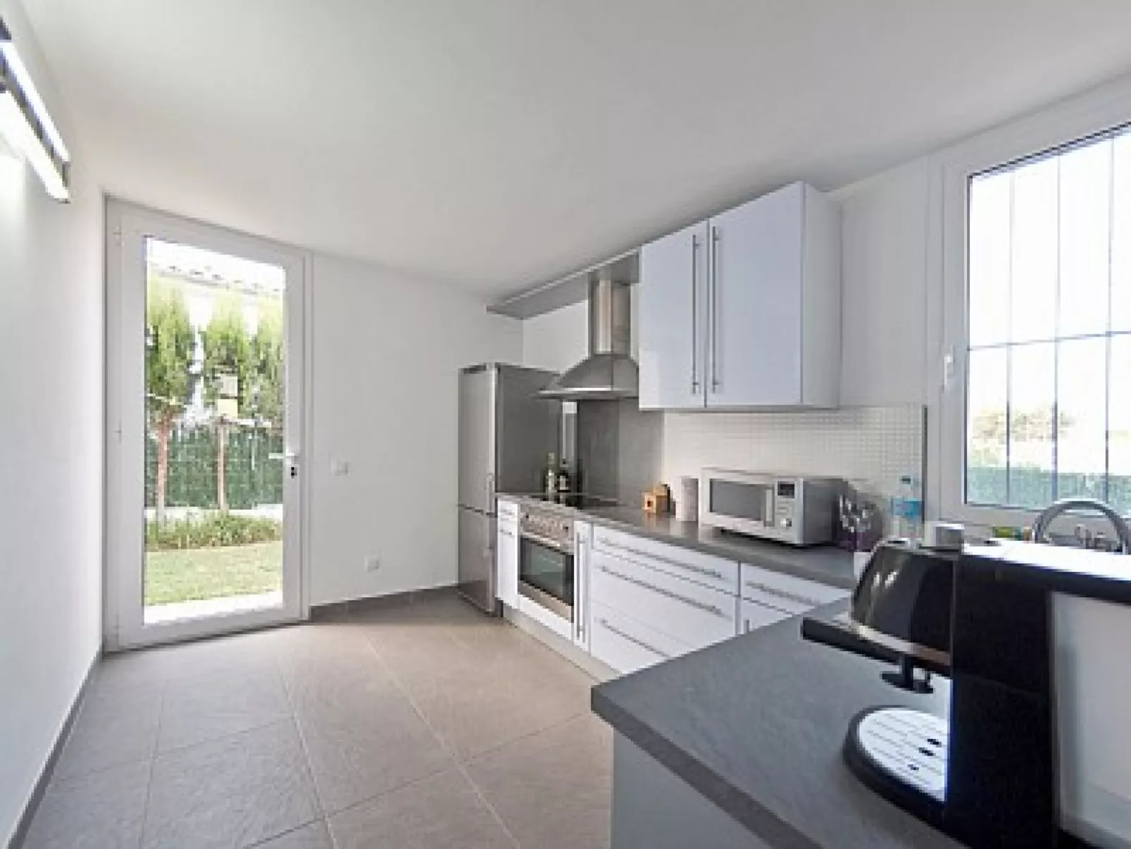 Villa DOMUS GENTI con bbq y piscina privada muy cerca de la playa - WiFi Gratis - Binnen