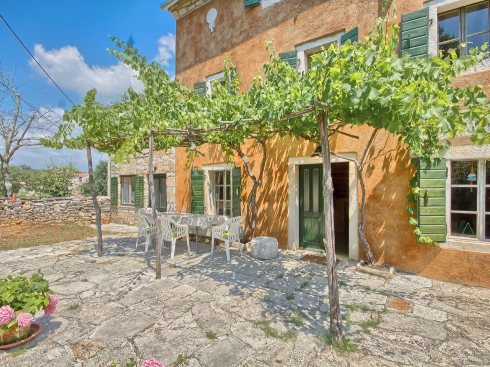 Villa Postaja - Buiten