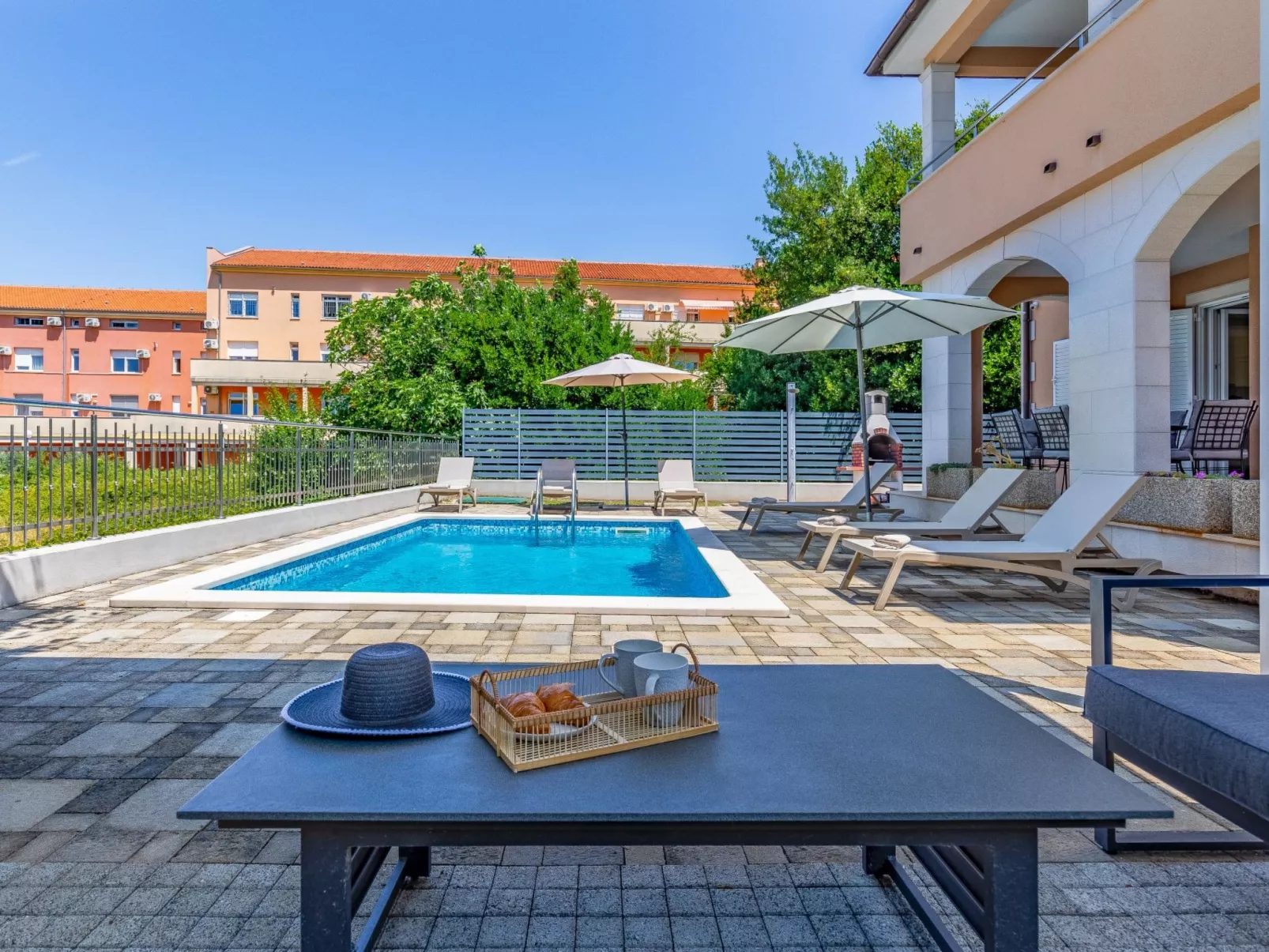 Villa Lotus 13E