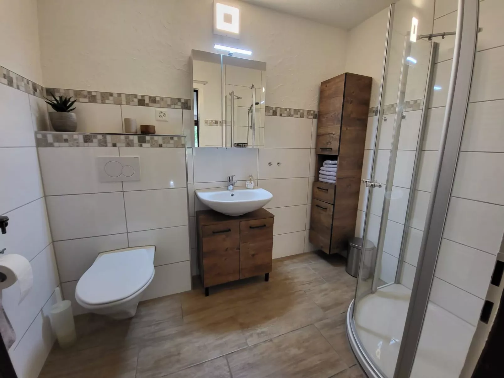 Hus Radaz EG 2½-Zimmerwohnung