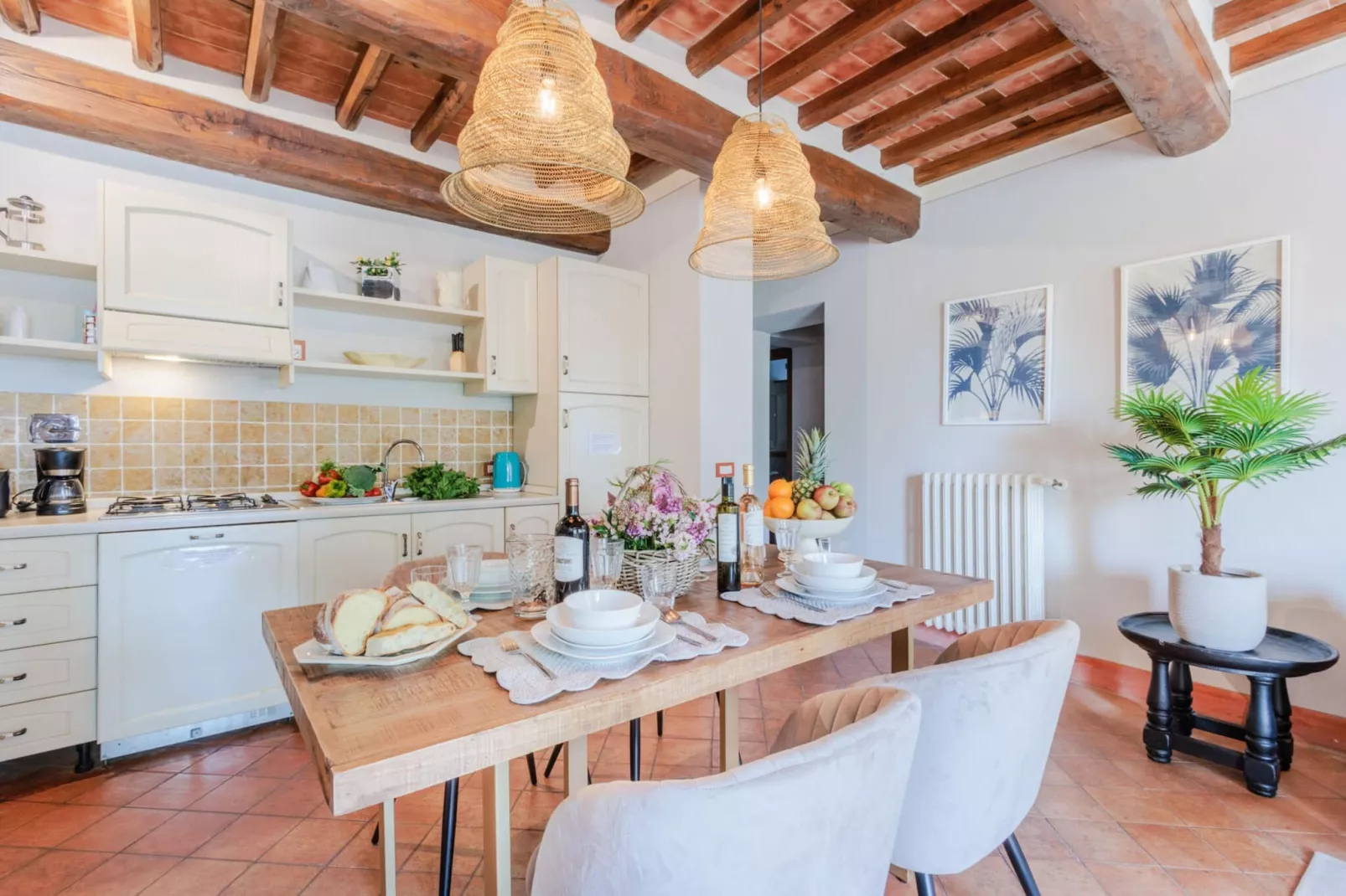 Jacopo Farmhouse Apartment in Wine Resort in Lucca - Eetkamer