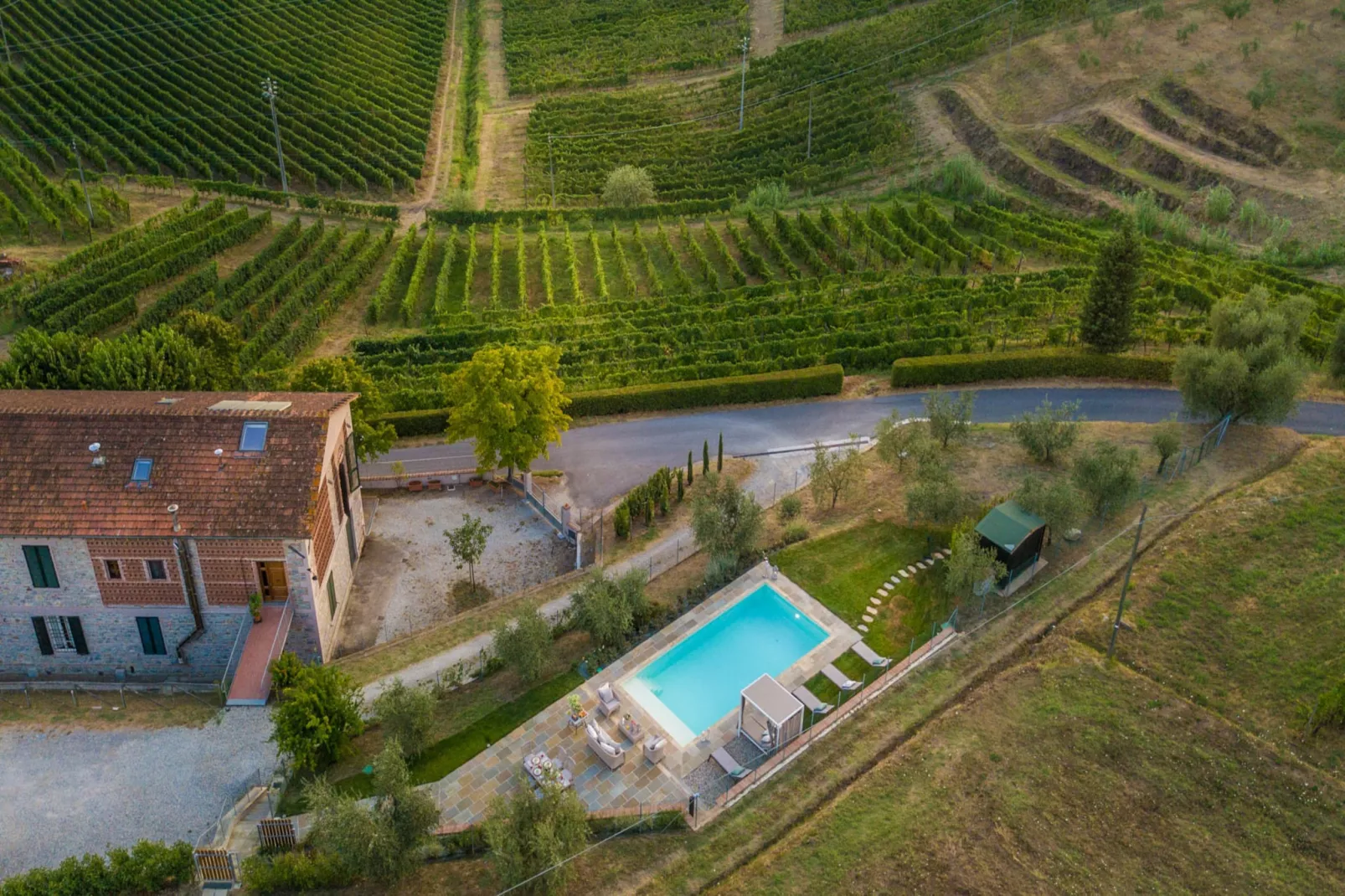 Valle del Sole Winery Farmhouse - Buitenkant zomer