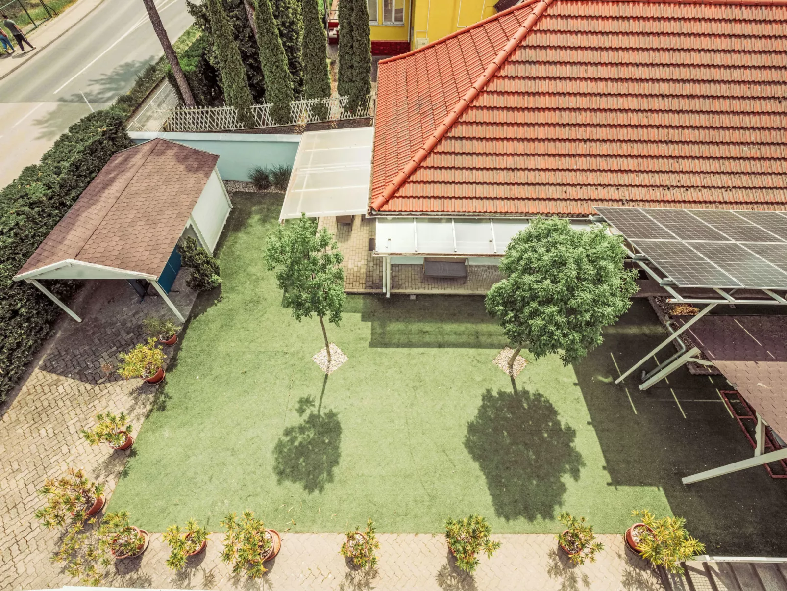 Caesar Apartment mit Terrasse, nahe dem Balaton - Buiten