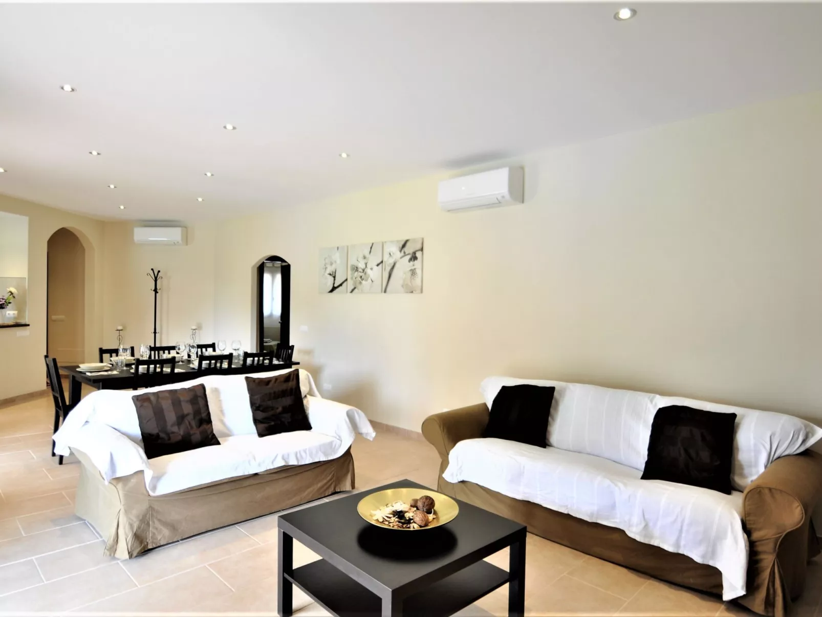 VILLA MONICA en barrio residencial de Cala Pi para 6 personas con piscina priva - Binnen