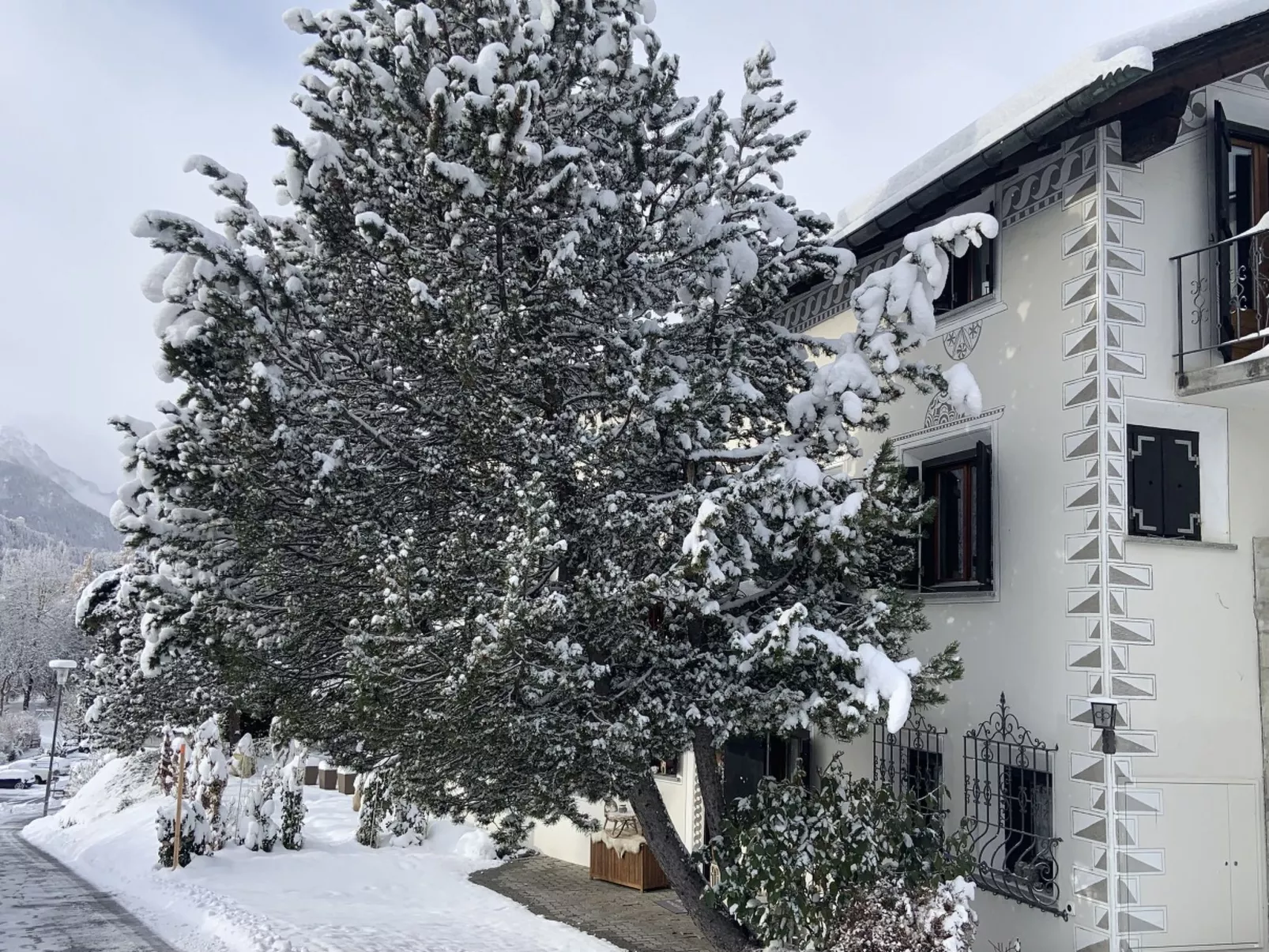 Chasa Tusa 1, (Scuol). - Buiten