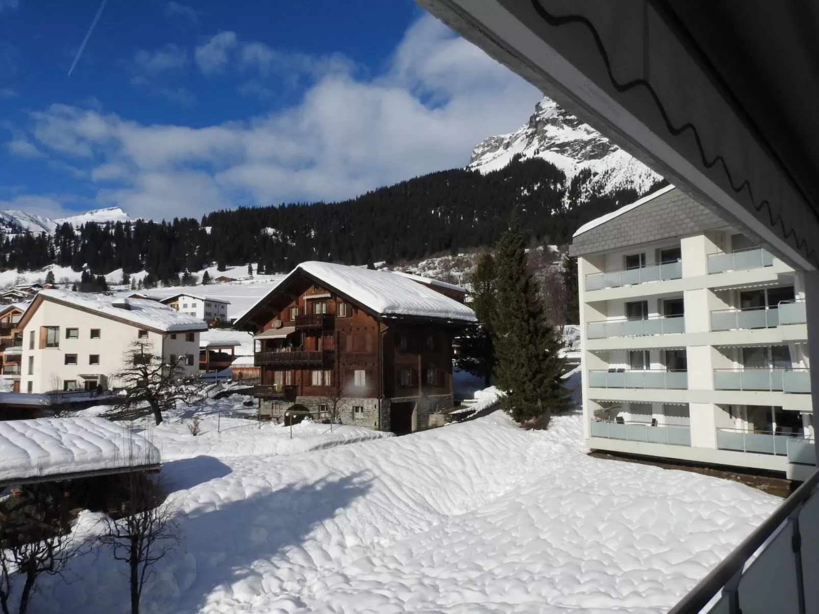 Ner B / Hartl, (Flims Dorf). 2.5 Zimmerwohnung - Buiten