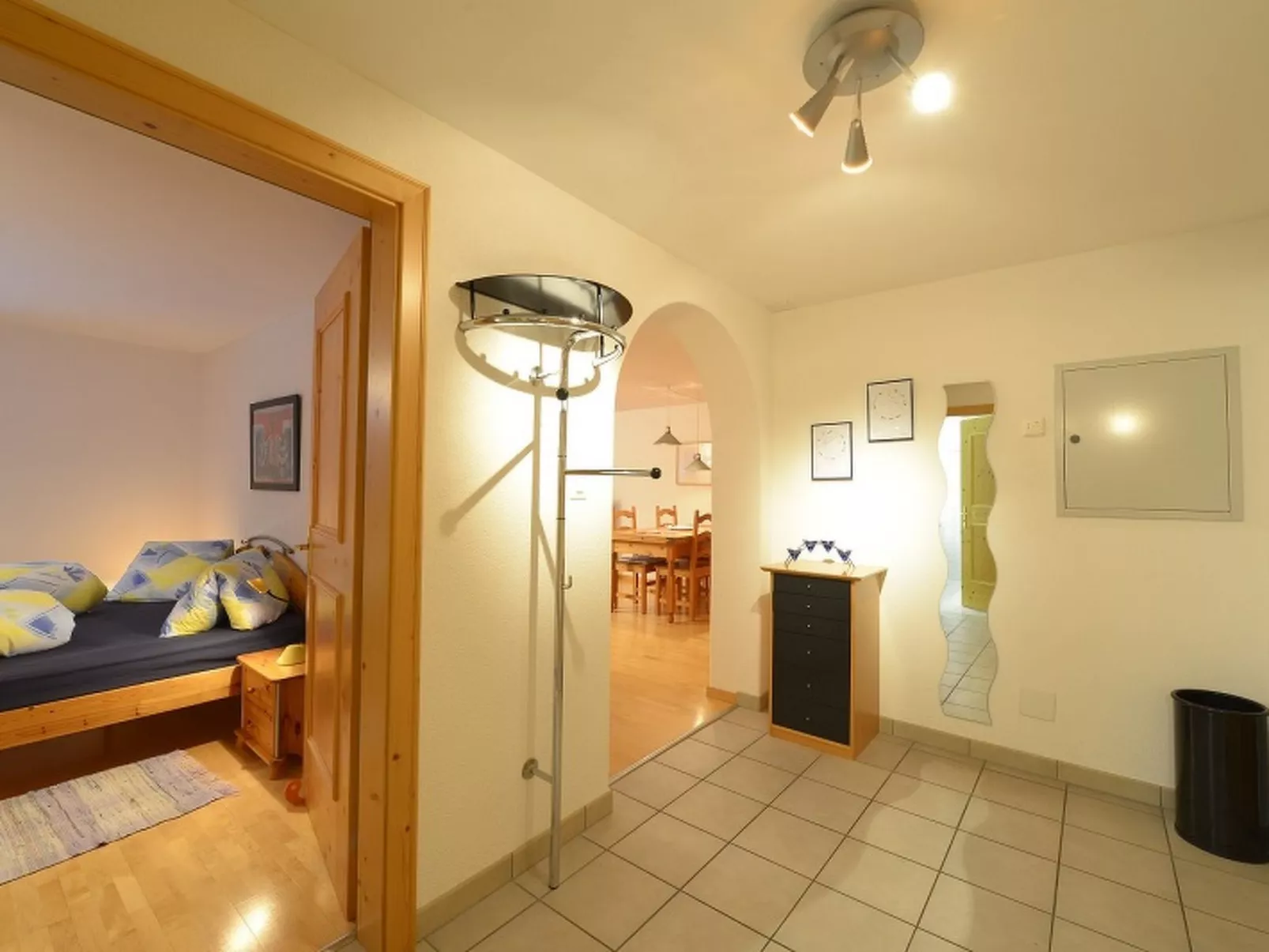 TRAFÖGL, (Scuol). - Binnen