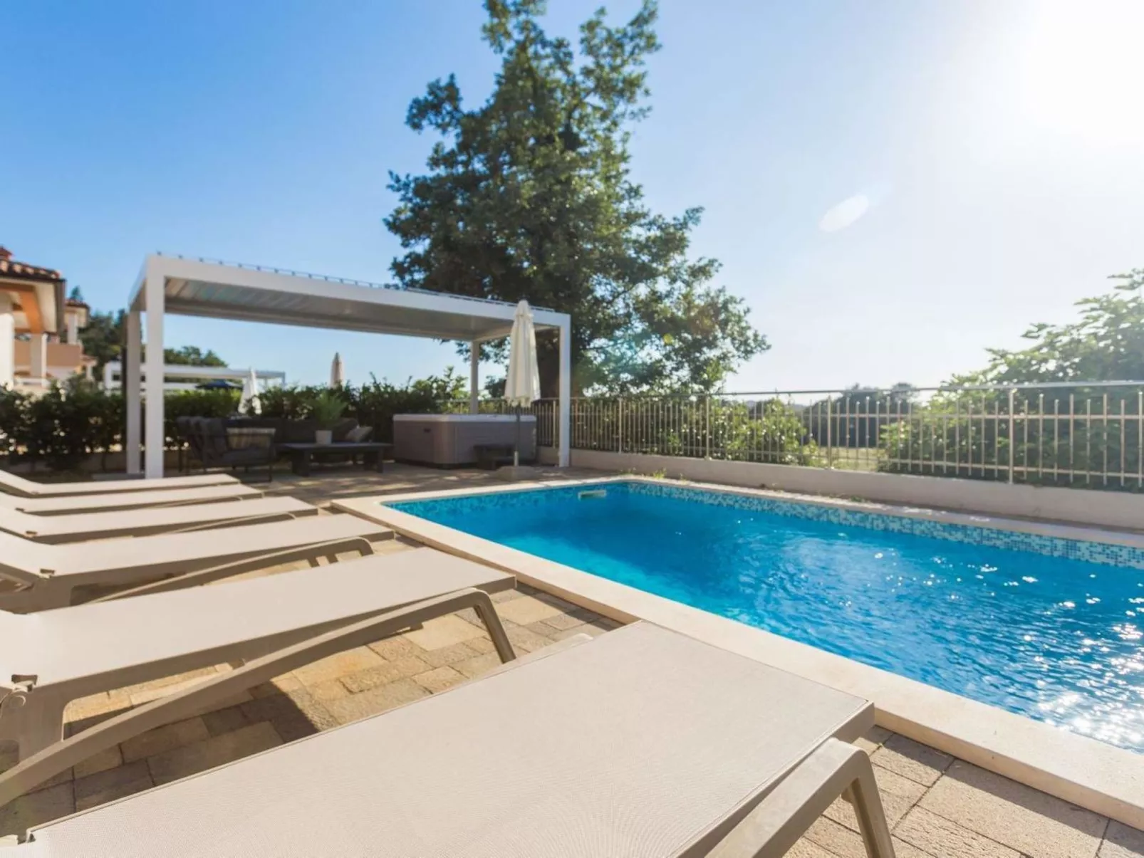 Villa Lotus 13D - Buiten