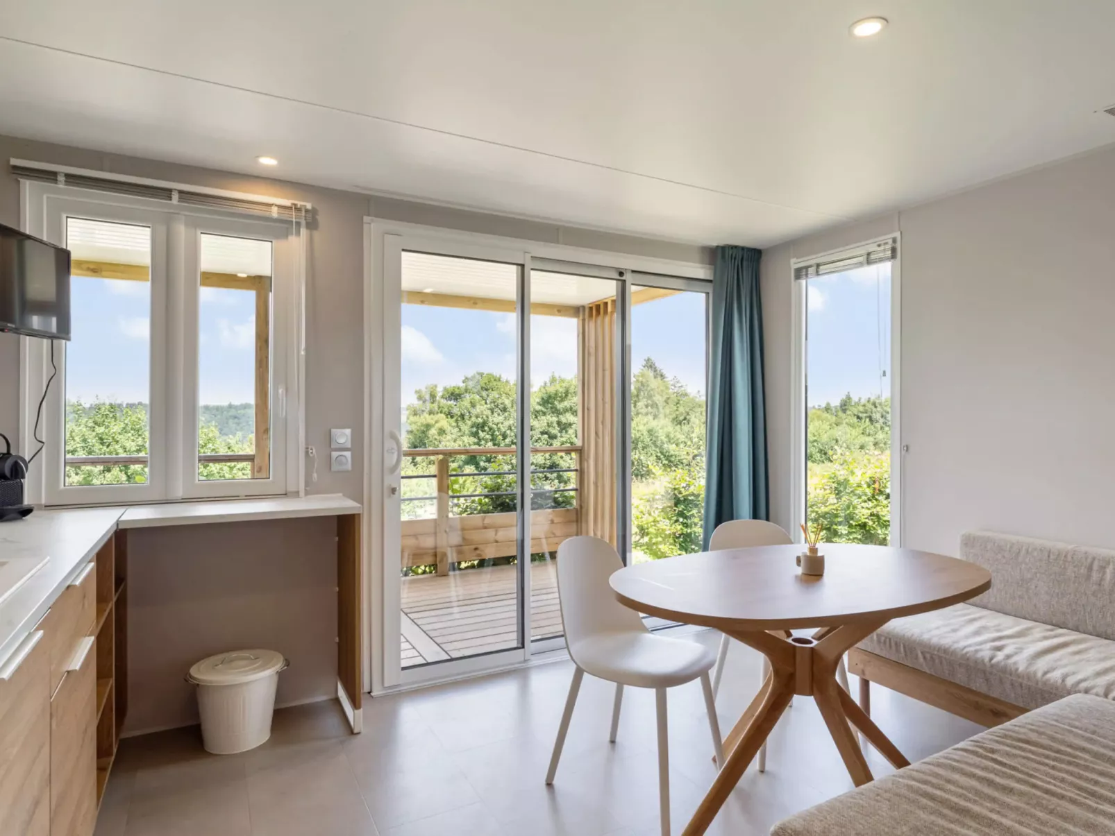 Camping Papillon Bouillon - Vakantiehuis Premium - Binnen