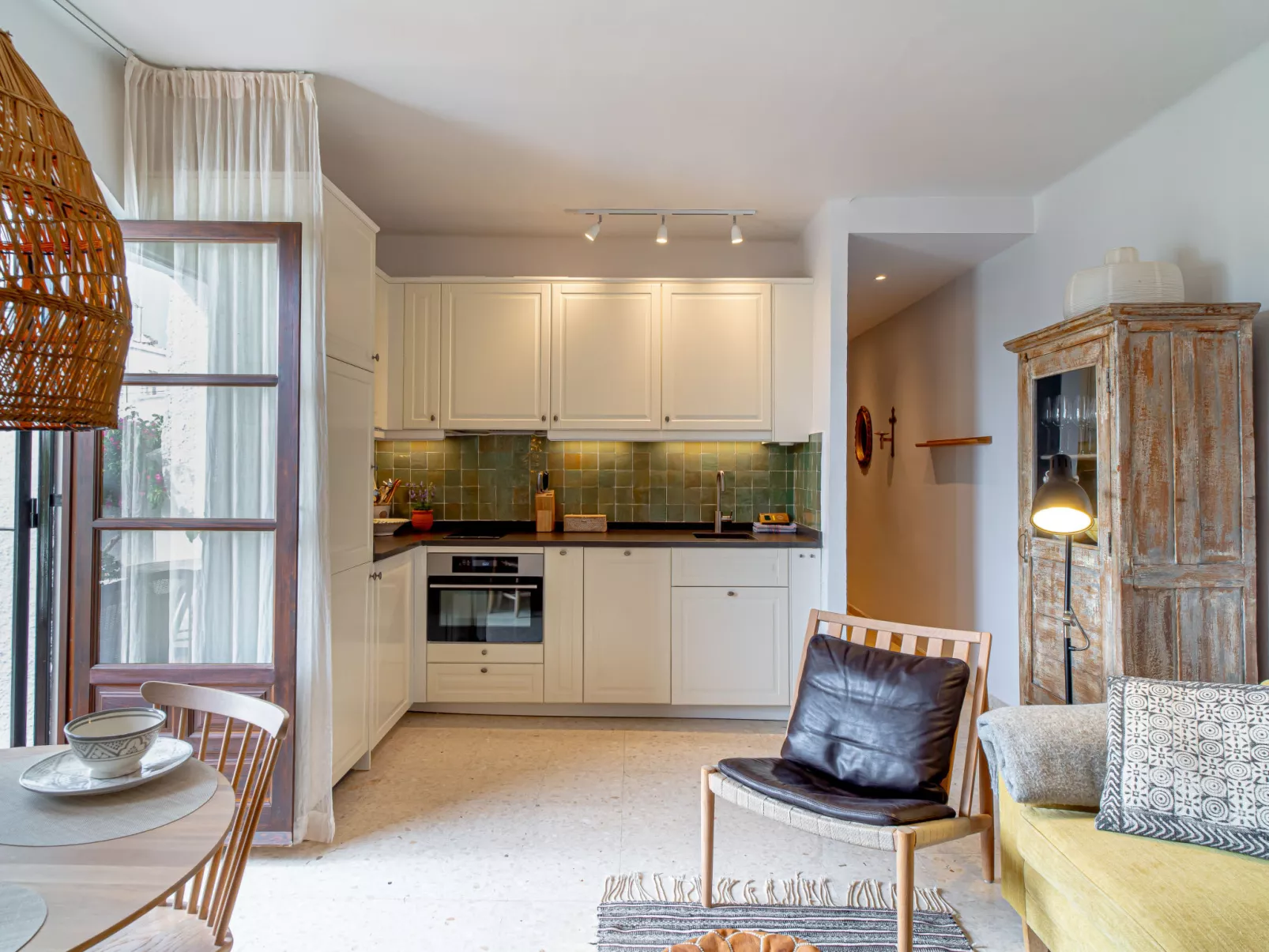 Capistrano Village Casa Emma by Casasol - Binnen