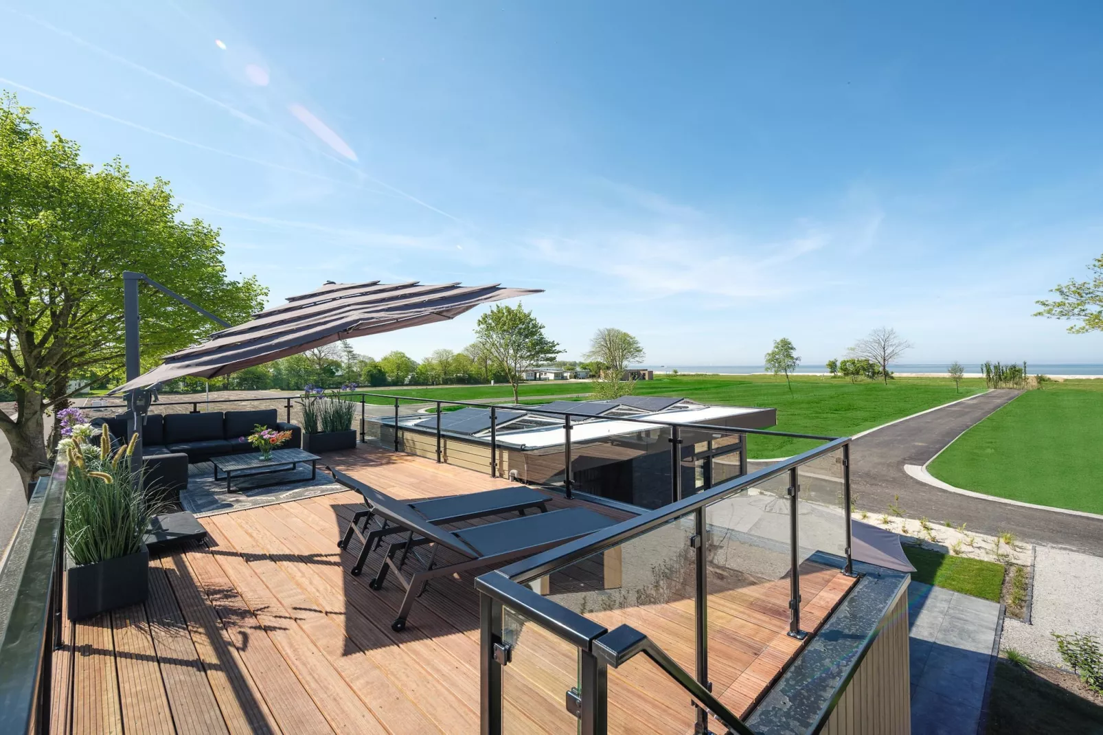 Villa L-Meerzicht | 6 pers. Roof terrace - Terrasbalkon