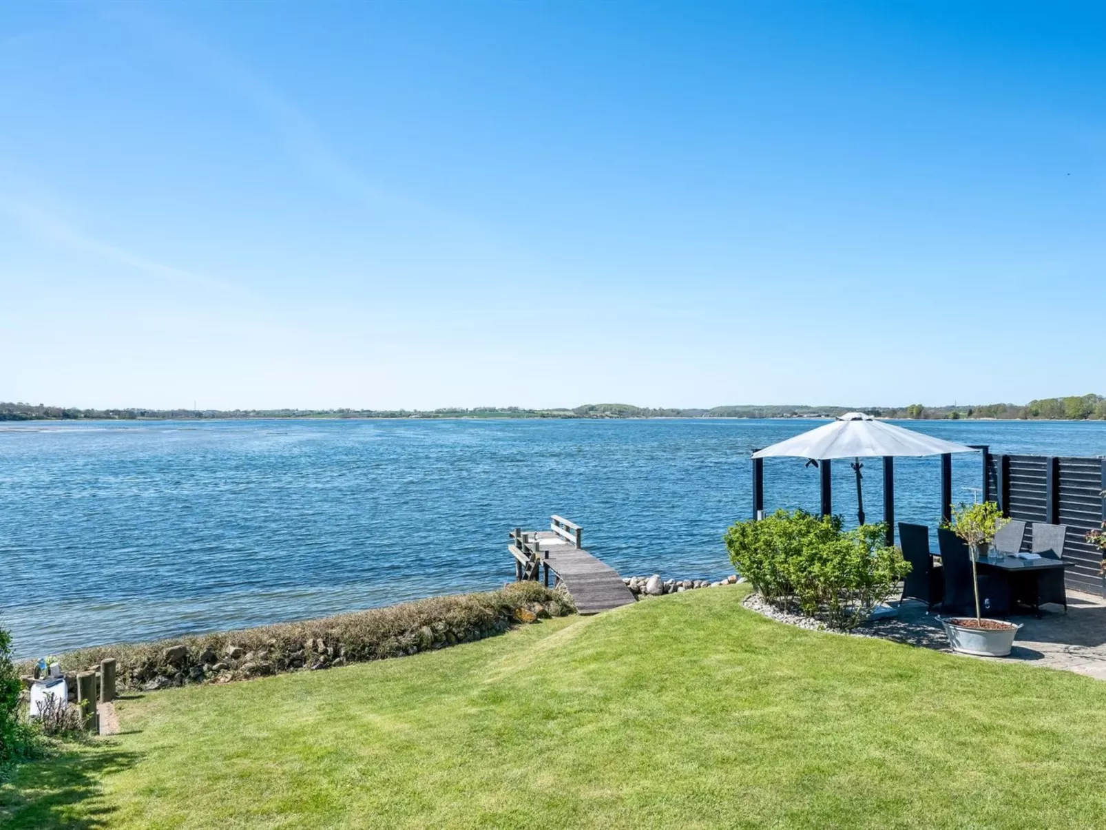 "Stilla" - 150m from the sea - Buiten