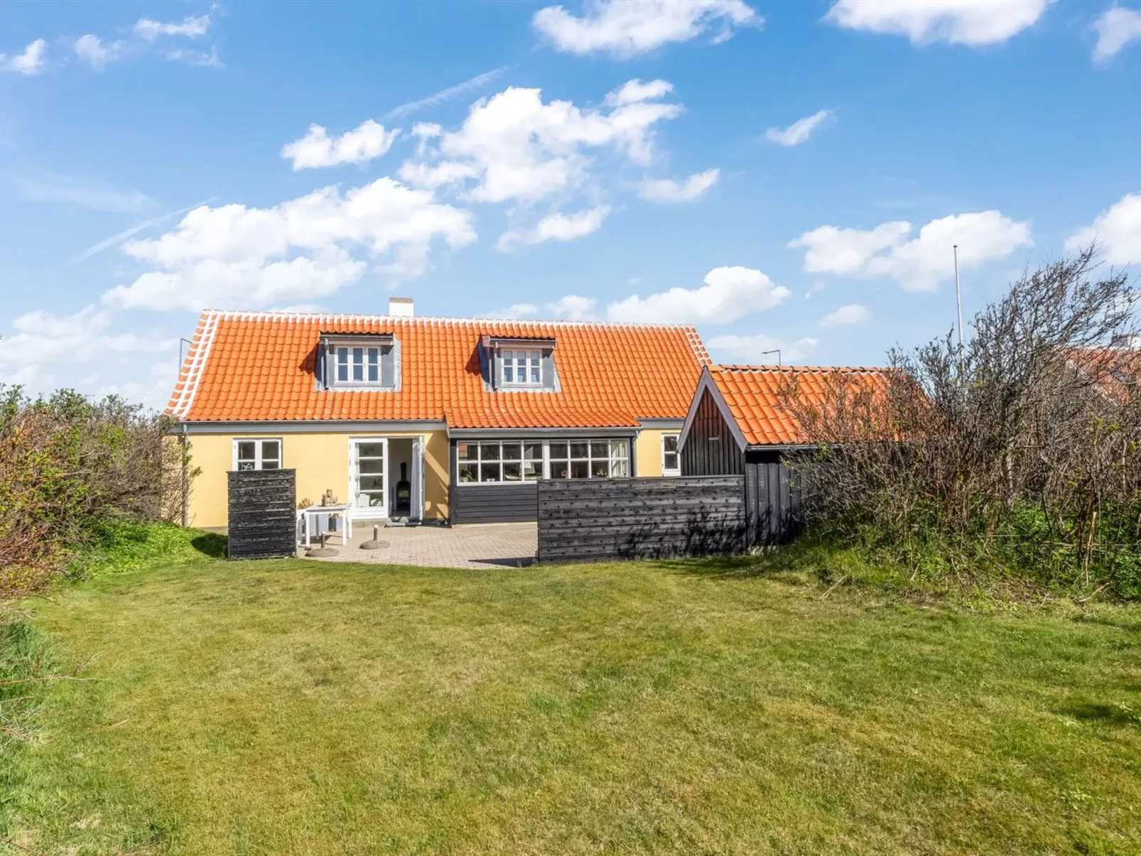 "Hialmar" - 400m from the sea - Buiten