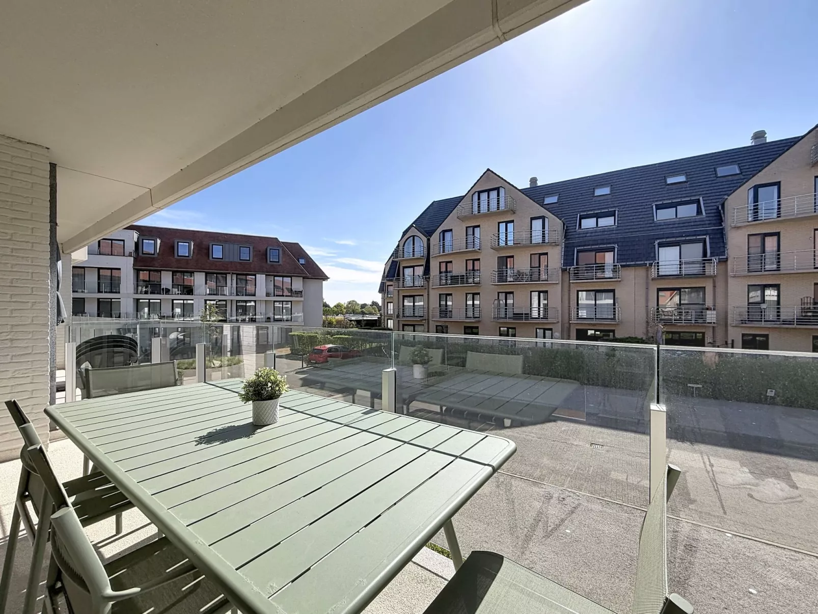 Wanderlust with garage - Buiten