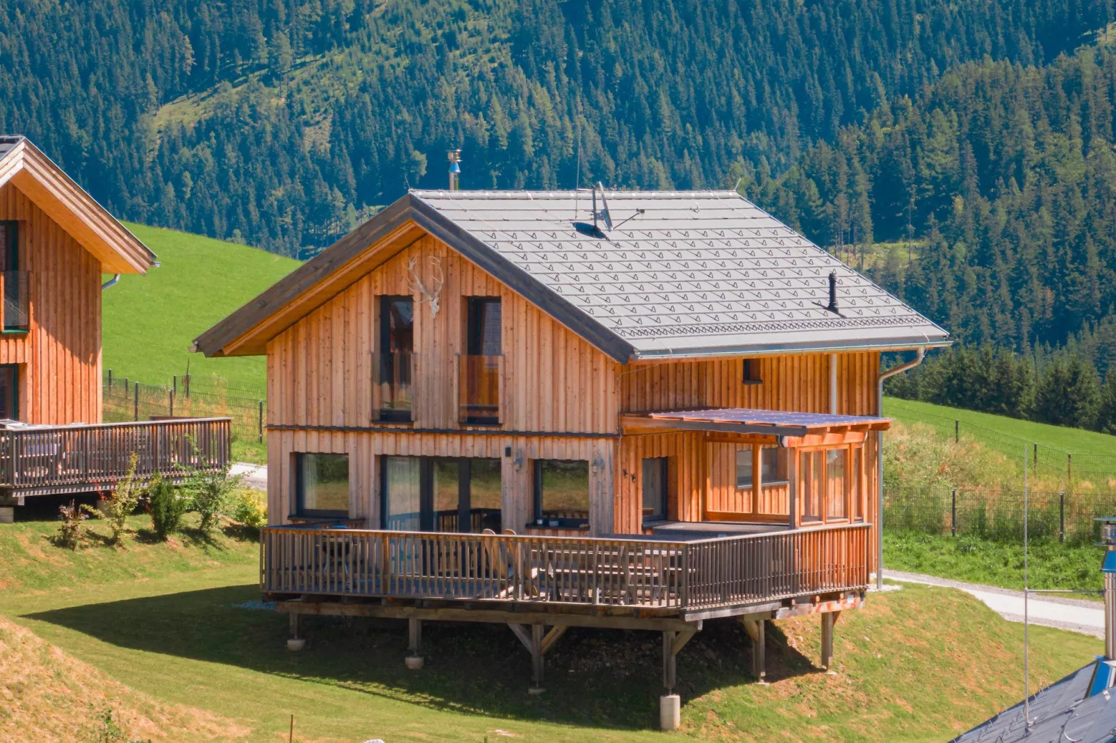 Almdorf Hohentauern 47 - Buitenkant zomer