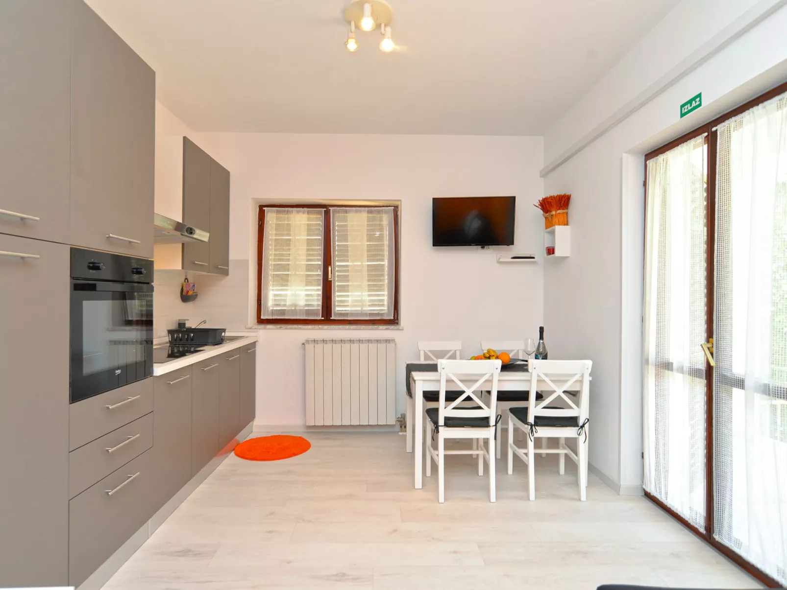 Apartment 242 - Binnen