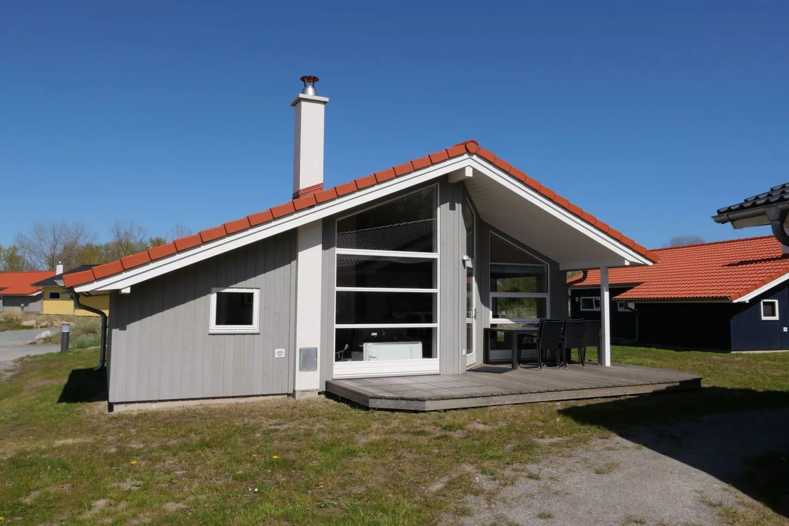 Modern Baltisch toevluchtsoord met privésauna - Buitenlucht