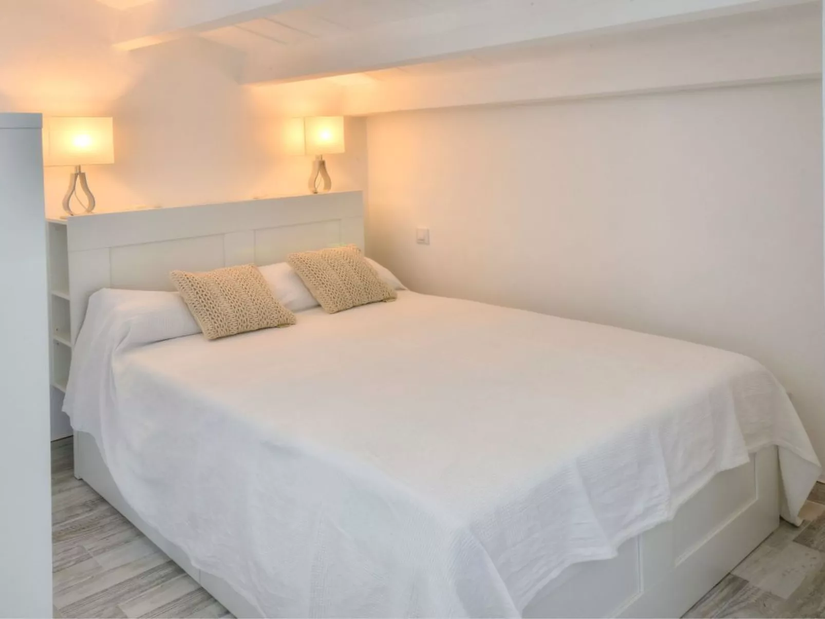 Modernes helles 3-Schlafzimmer Apartment mit Klimaanlage, 2017 komplett neu ren - Binnen