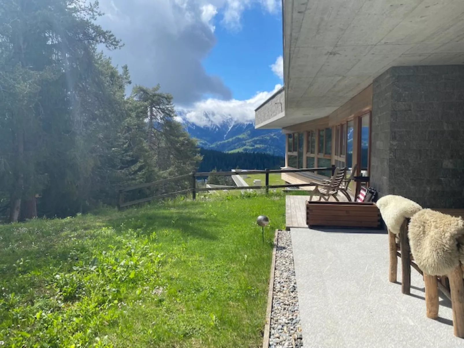 Alp Resort Ski In/Ski Out, (Laax Murschetg). 4.5 Zimmerwohnung - Buiten