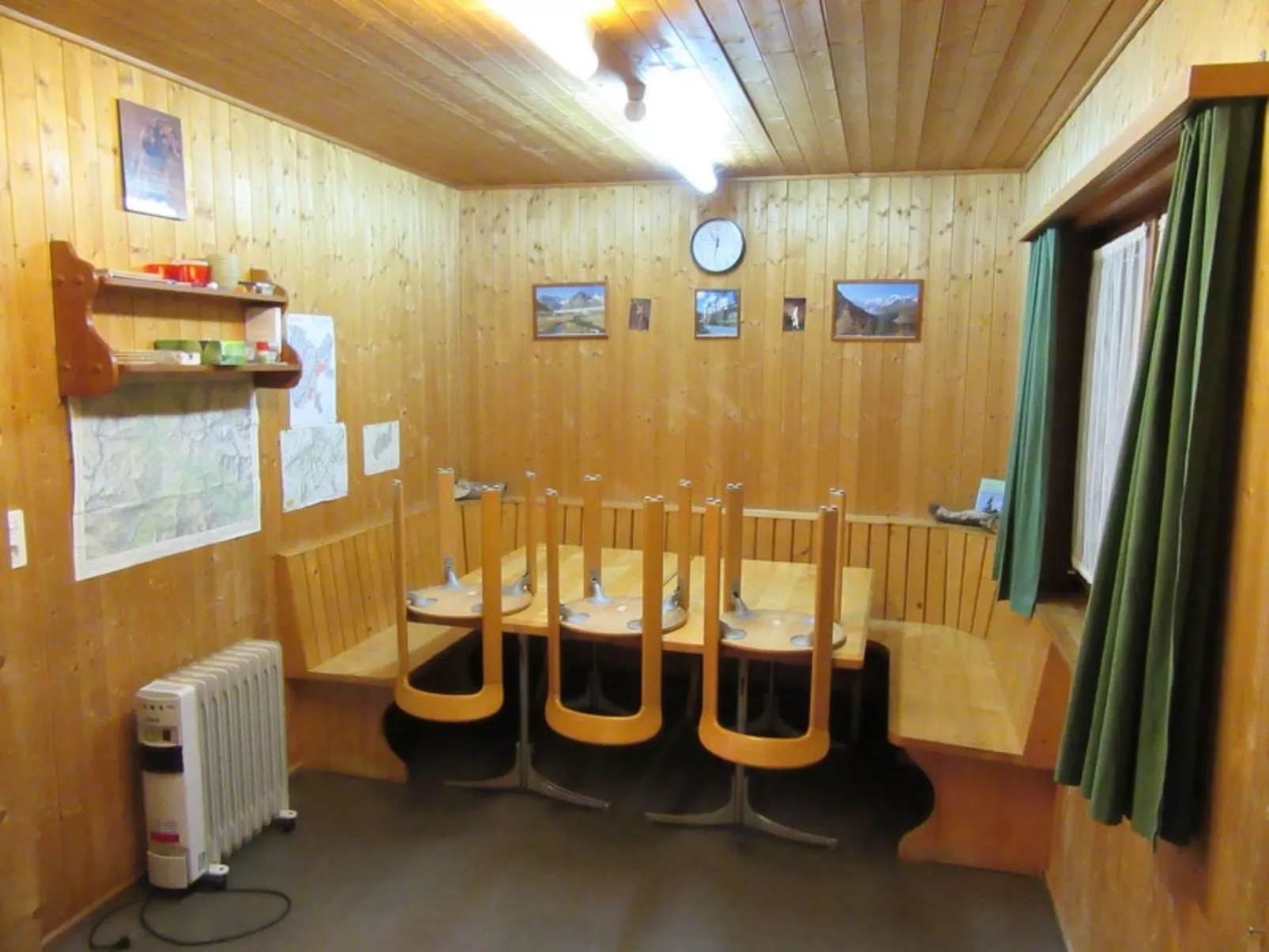 Hütte Ova Spin il Cuvel, (Zernez). - Binnen