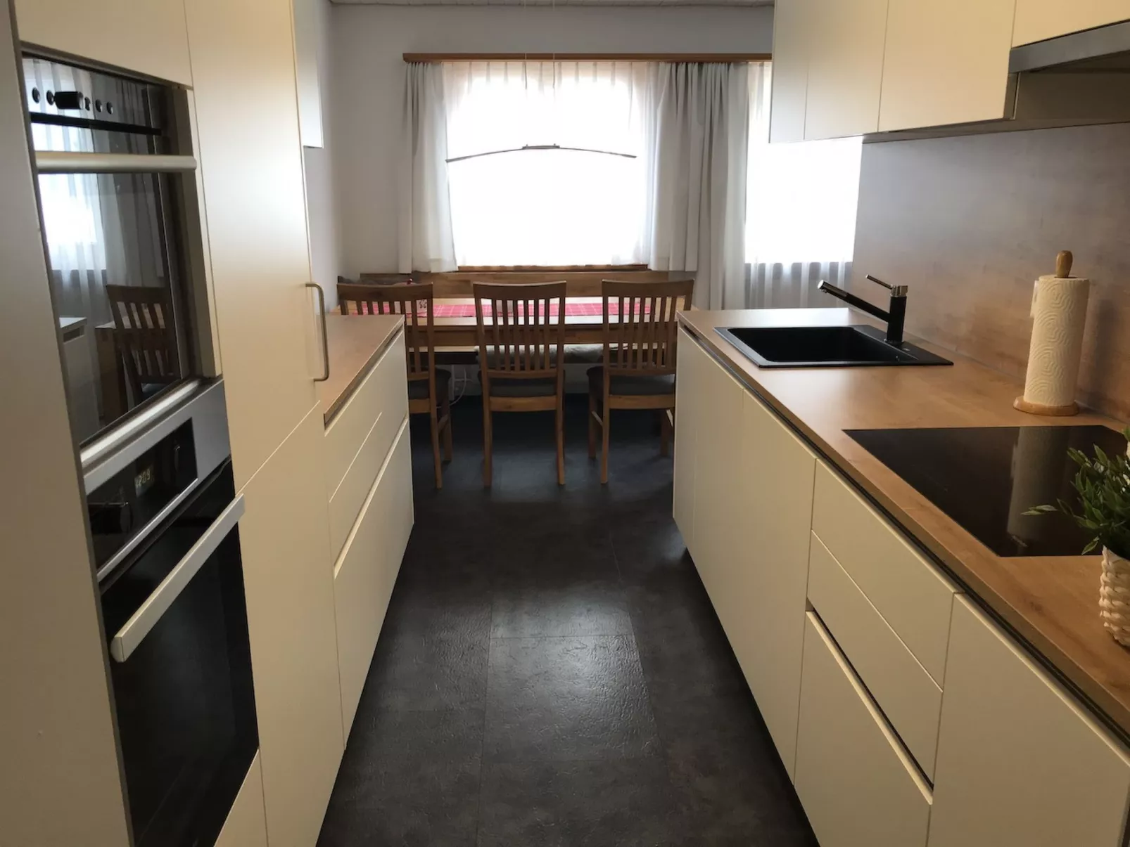 Suravia 56, (Müstair). - Binnen