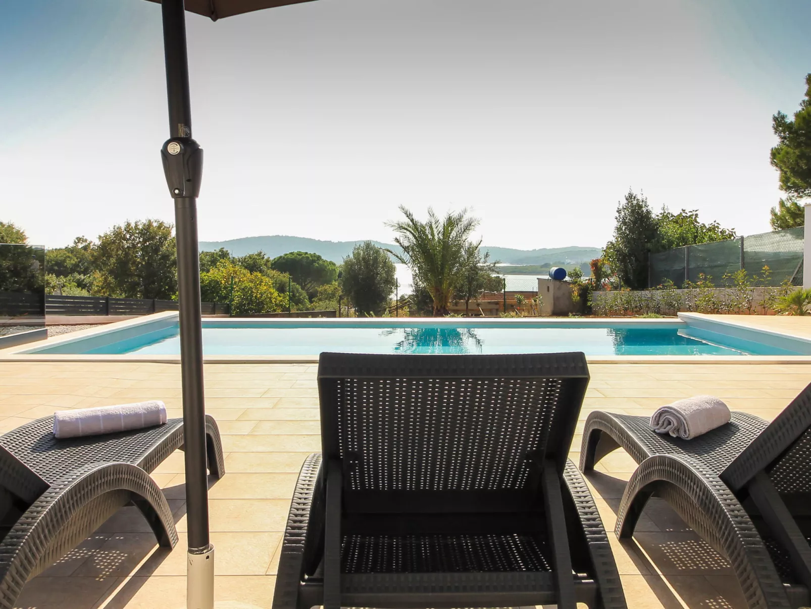 Villa PERGOSA WITH SEA VIEW AND SAUNA - Buiten