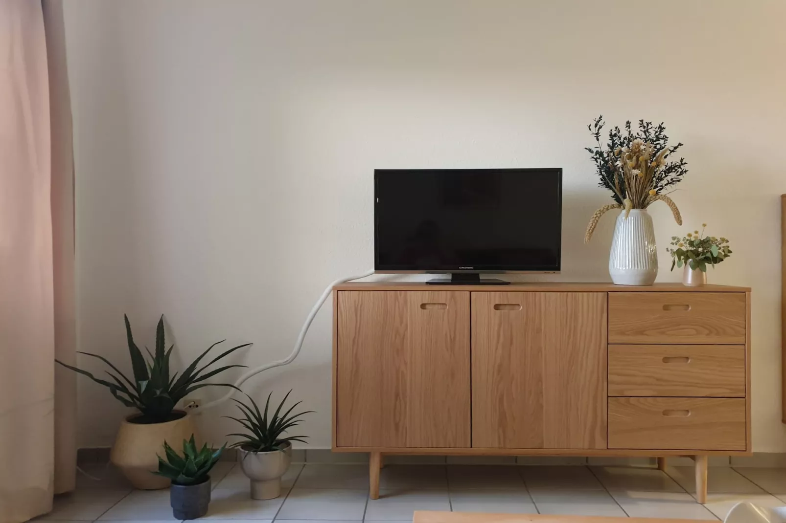 Ferienwohnung Terrasse und Aussicht - Woonkamer