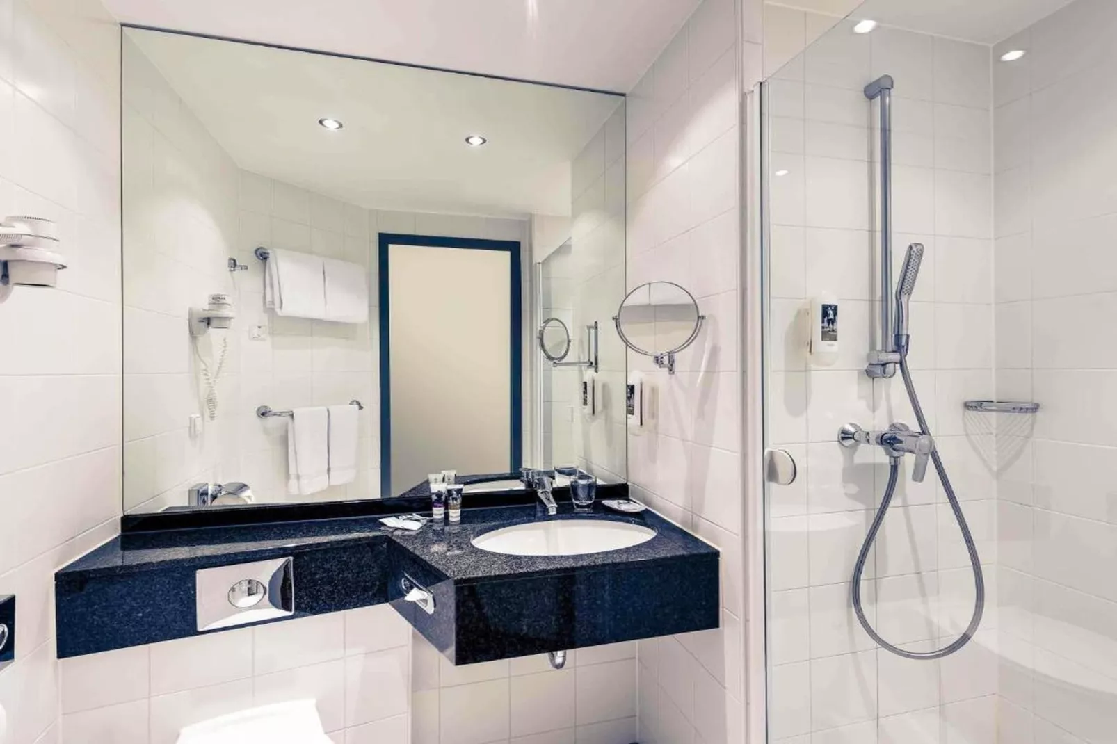 Hotel Düsseldorf - Standard Twin Room - Badkamer